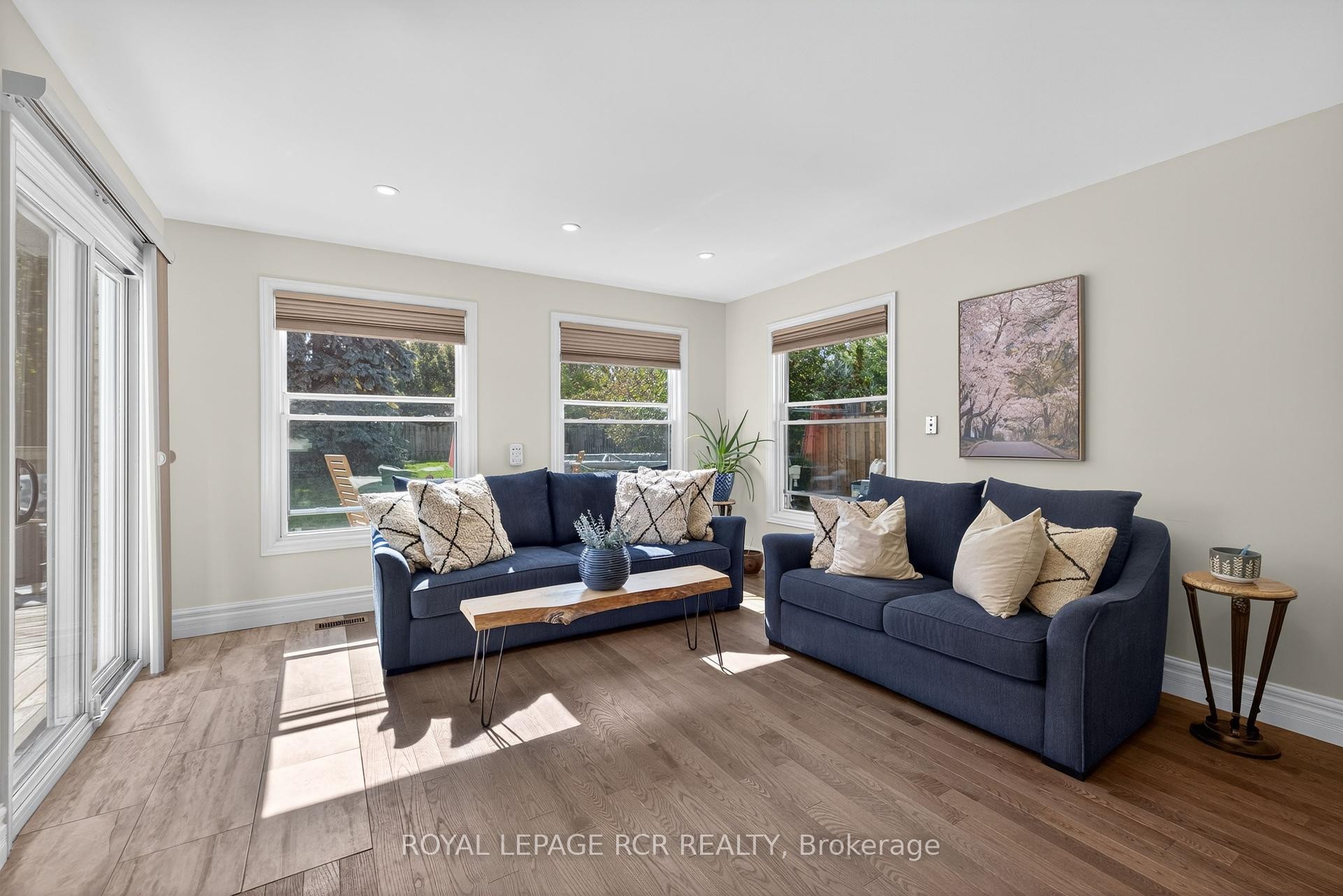 









33


Summerhill

Road,
East Gwillimbury,




ON
L9N 1C6

