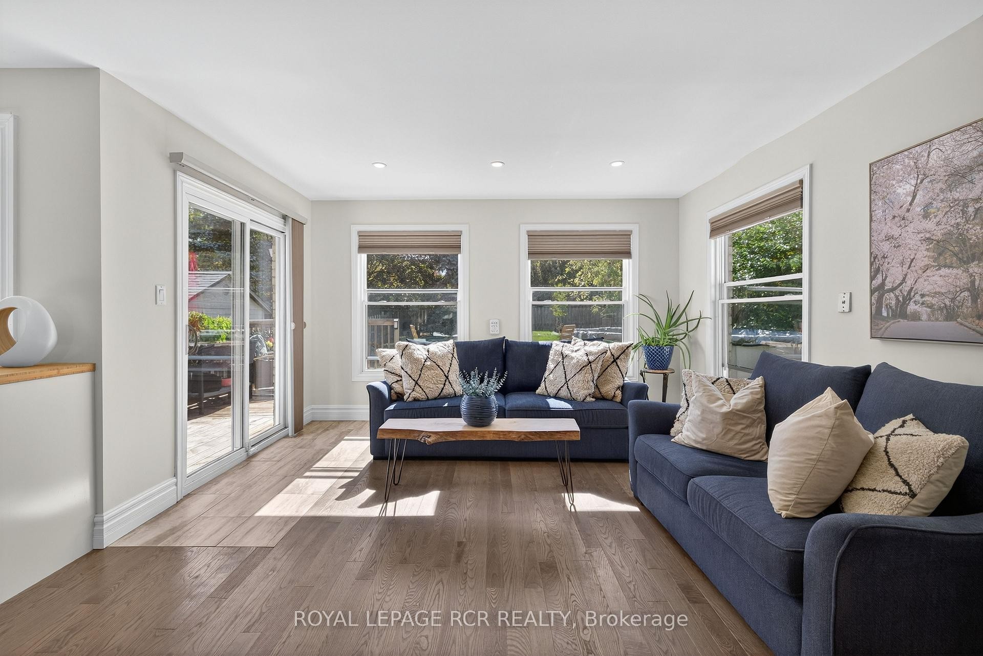 









33


Summerhill

Road,
East Gwillimbury,




ON
L9N 1C6

