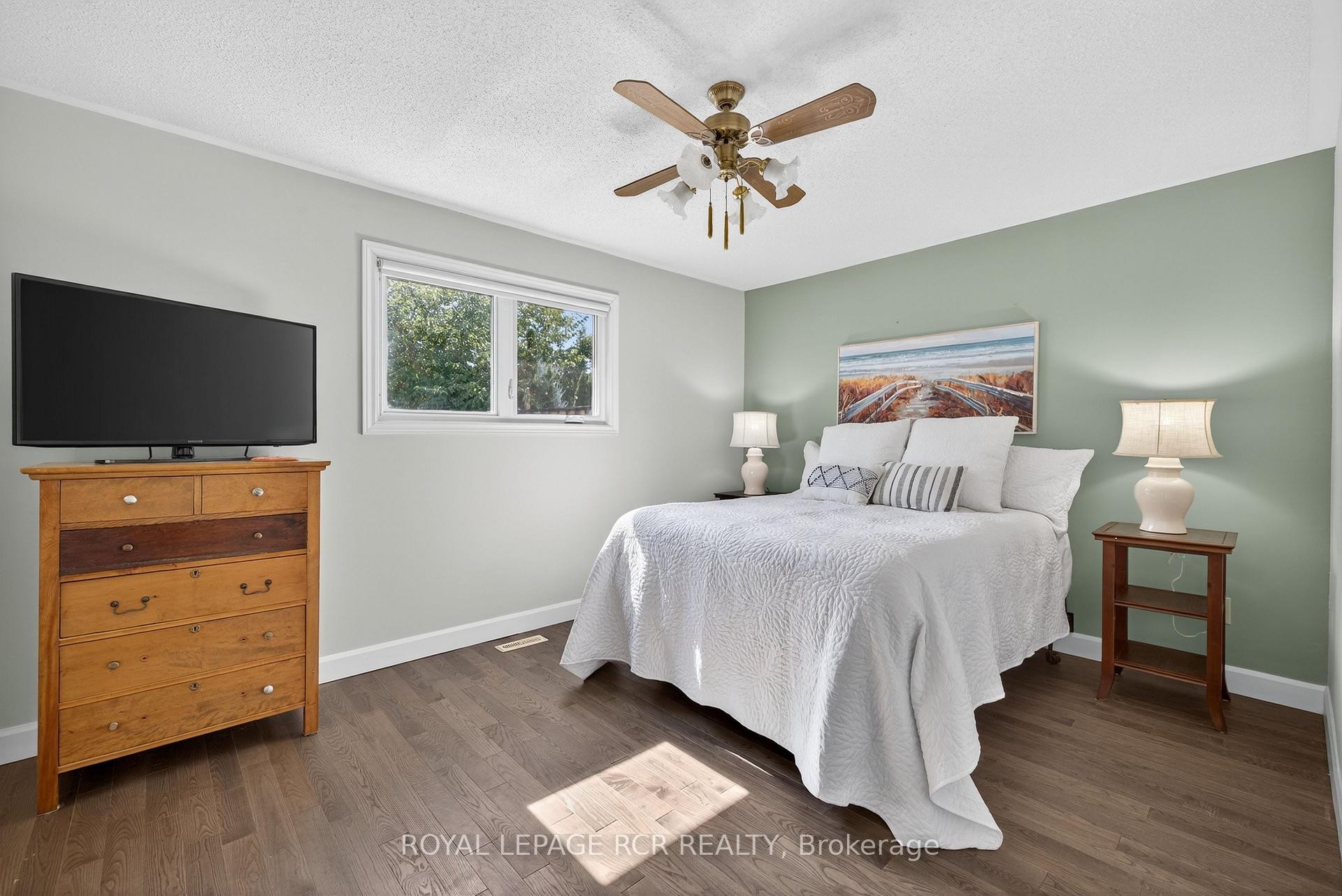 









33


Summerhill

Road,
East Gwillimbury,




ON
L9N 1C6

