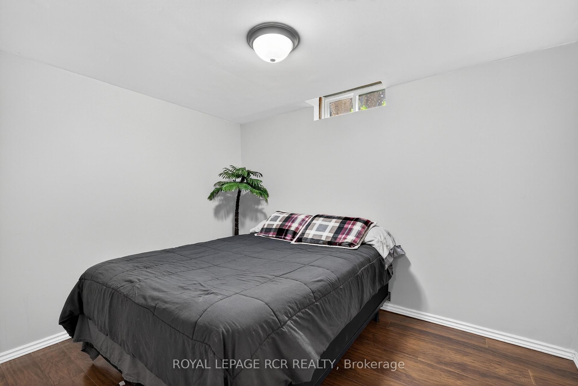 









33


Summerhill

Road,
East Gwillimbury,




ON
L9N 1C6

