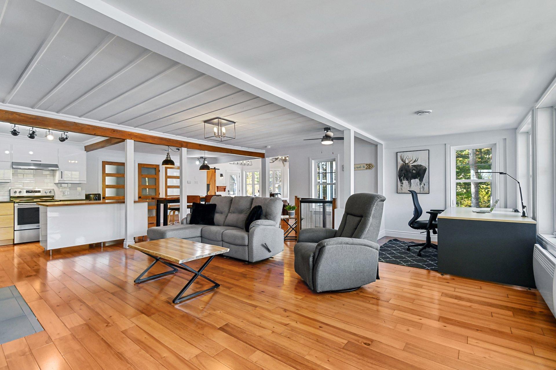 









193


Ch. de l'Aéroport

,
Saint-Donat,




QC
J0T2C0

