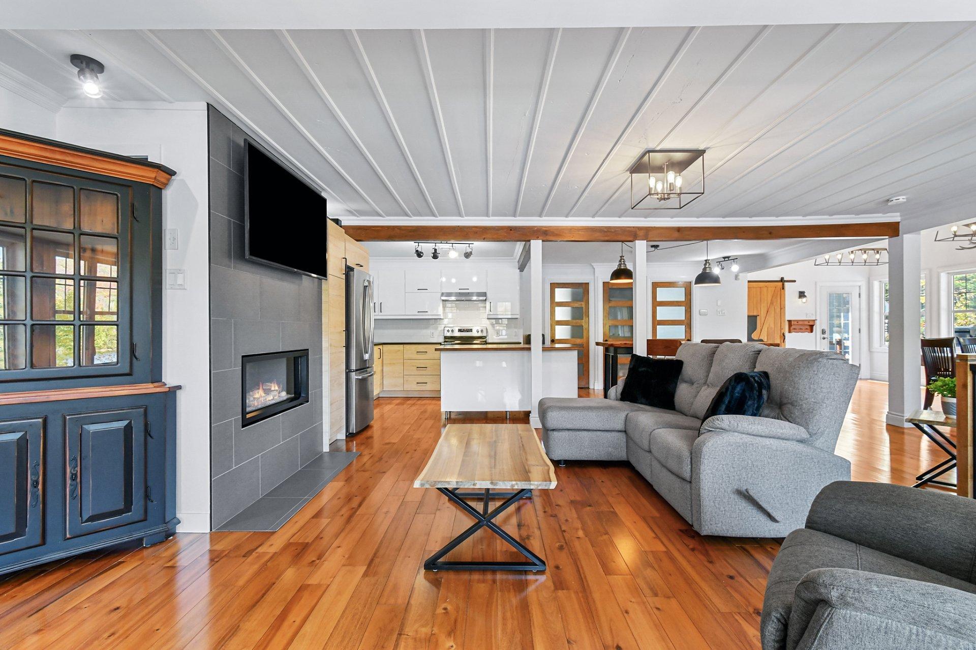 









193


Ch. de l'Aéroport

,
Saint-Donat,




QC
J0T2C0

