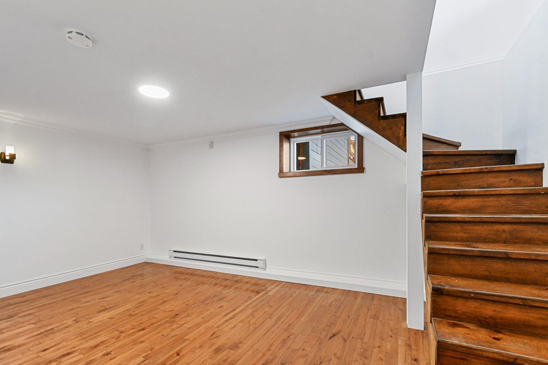 









193


Ch. de l'Aéroport

,
Saint-Donat,




QC
J0T2C0

