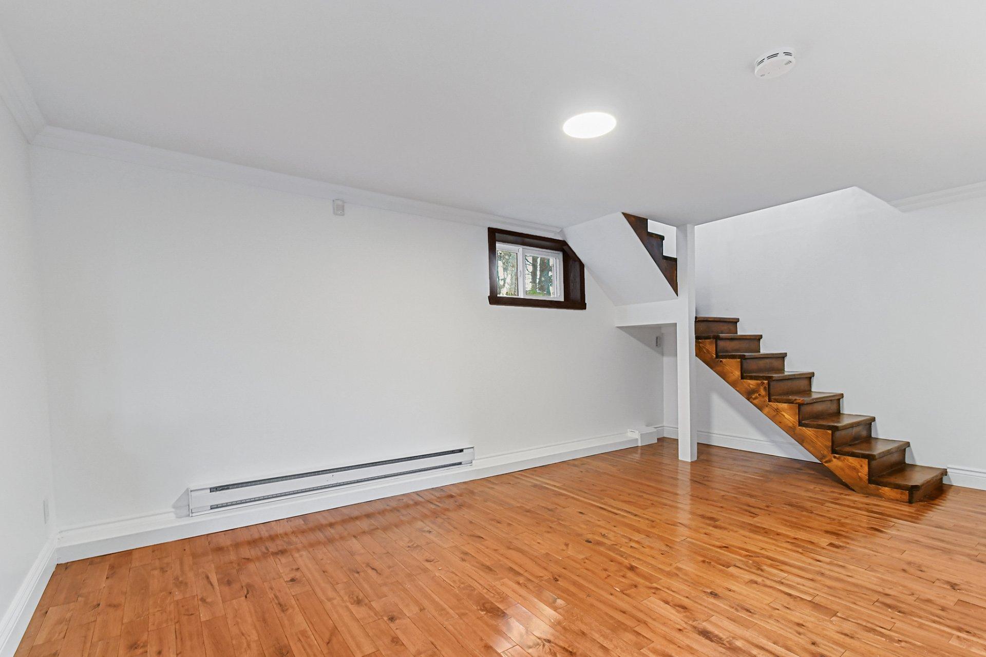 









193


Ch. de l'Aéroport

,
Saint-Donat,




QC
J0T2C0

