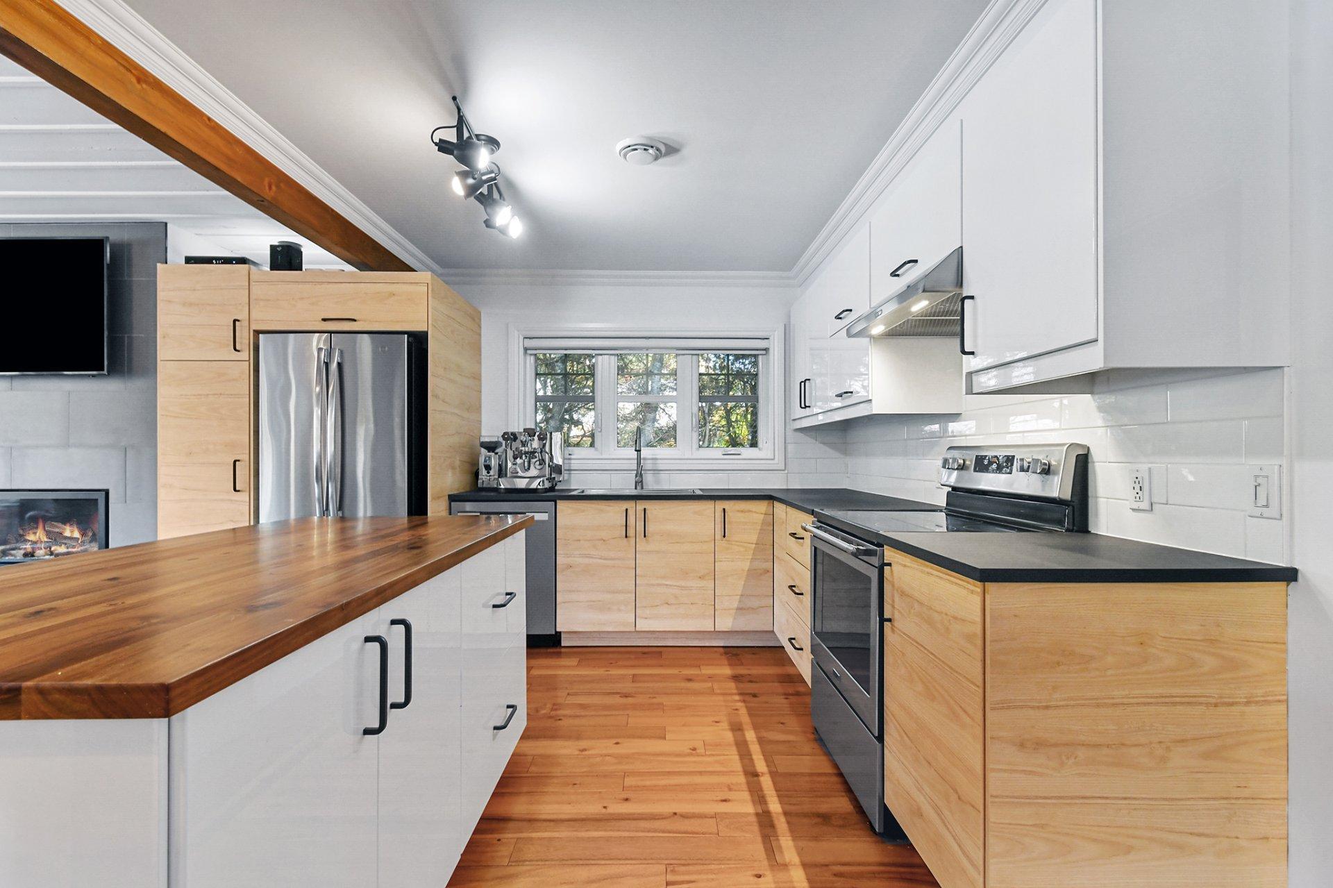 









193


Ch. de l'Aéroport

,
Saint-Donat,




QC
J0T2C0

