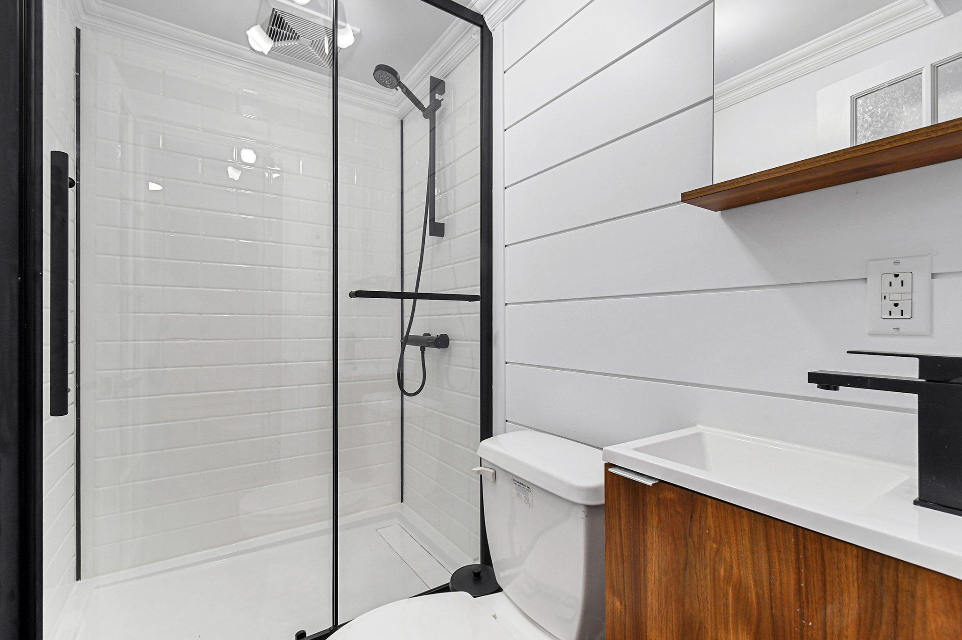 









193


Ch. de l'Aéroport

,
Saint-Donat,




QC
J0T2C0

