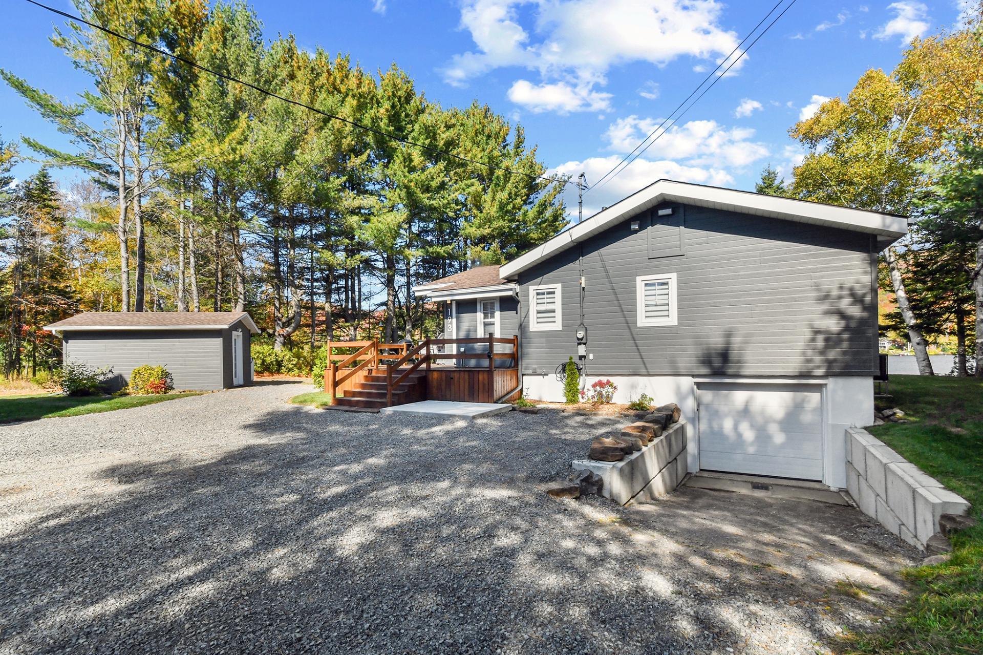 









193


Ch. de l'Aéroport

,
Saint-Donat,




QC
J0T2C0

