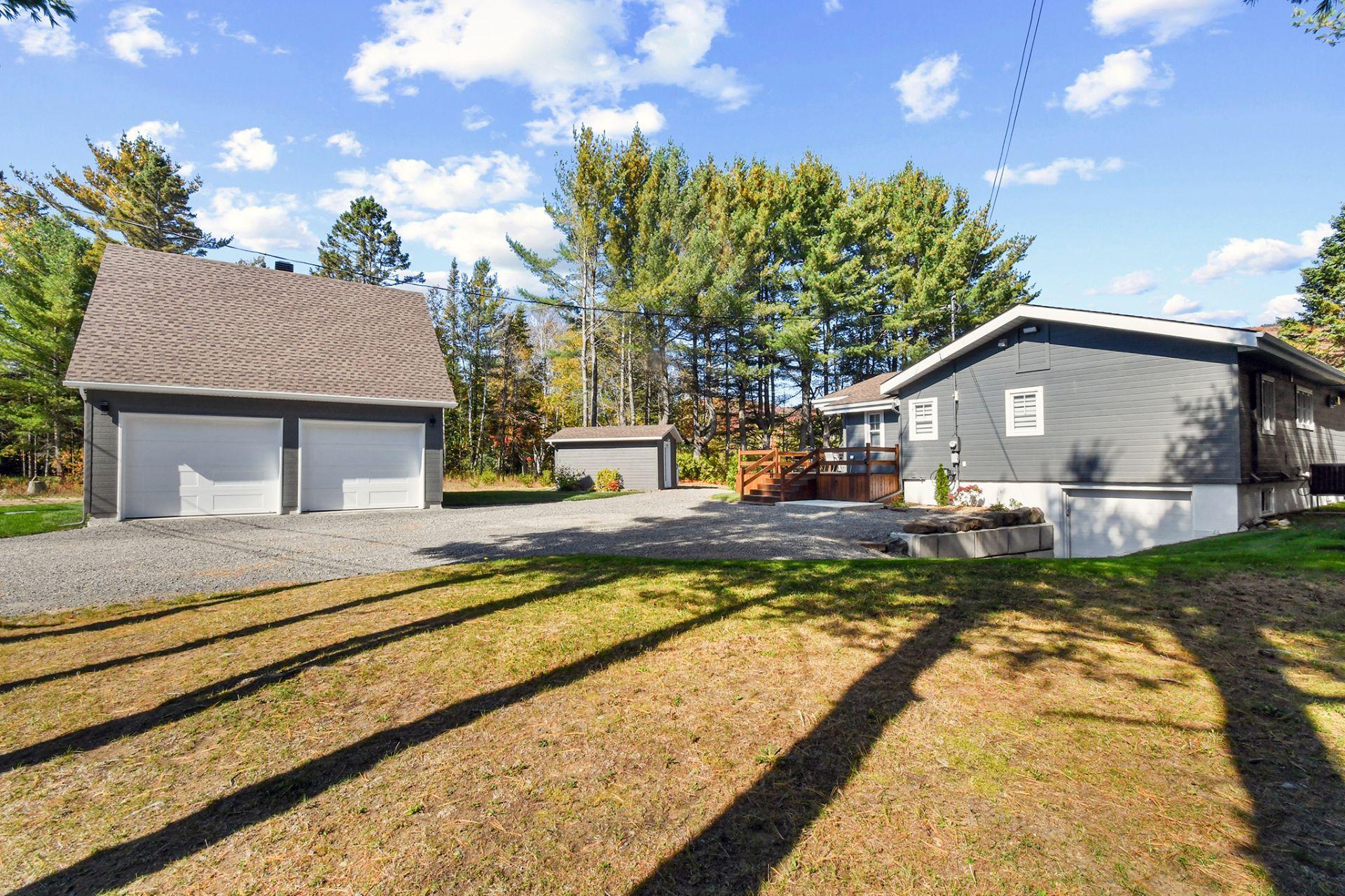 









193


Ch. de l'Aéroport

,
Saint-Donat,




QC
J0T2C0

