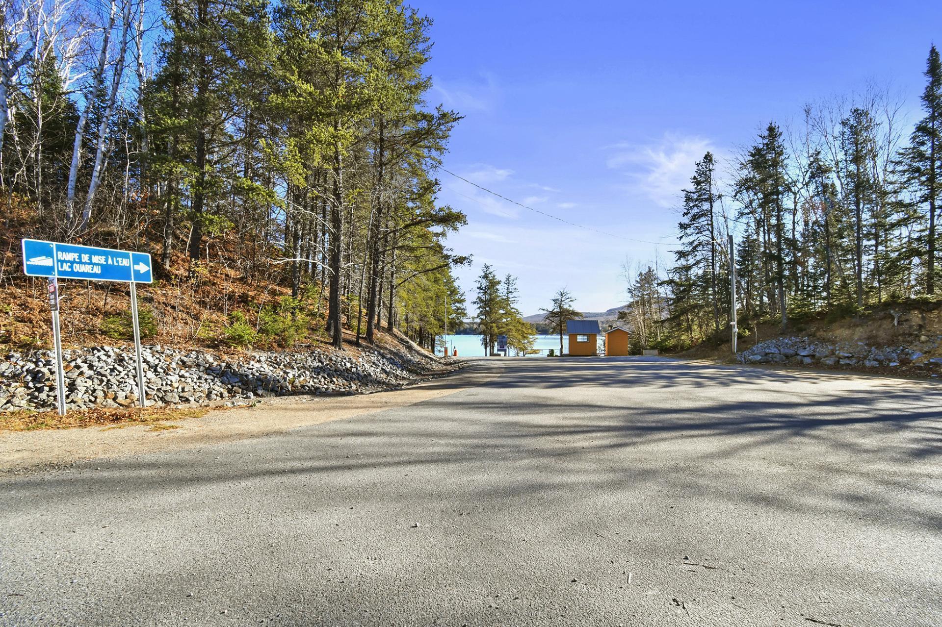 









193


Ch. de l'Aéroport

,
Saint-Donat,




QC
J0T2C0

