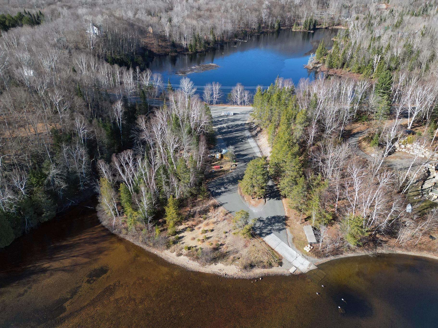 









193


Ch. de l'Aéroport

,
Saint-Donat,




QC
J0T2C0

