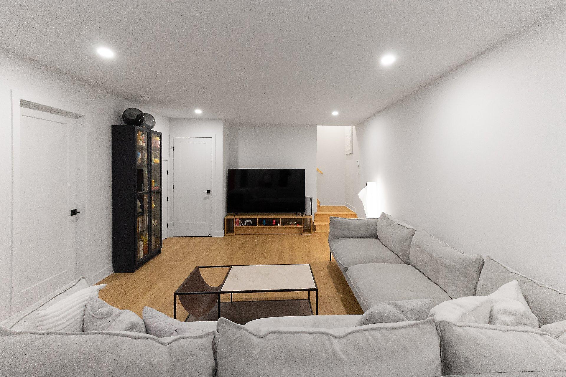 









173


Rue Albini

,
Châteauguay,




QC
J6K0A1

