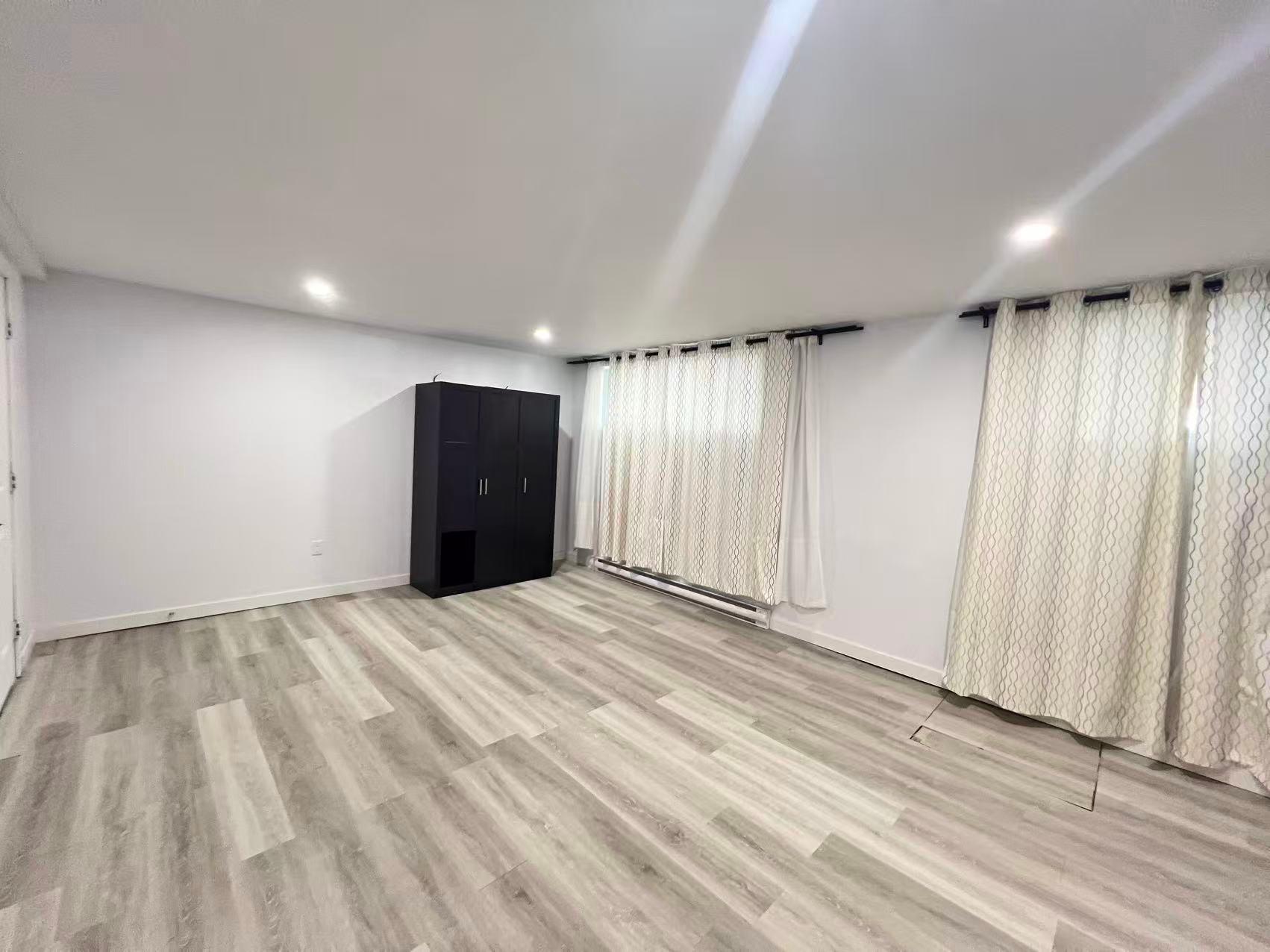 









6617


Rue Mazarin

,
Montréal (Le Sud-Ouest),




QC
H4E2X6

