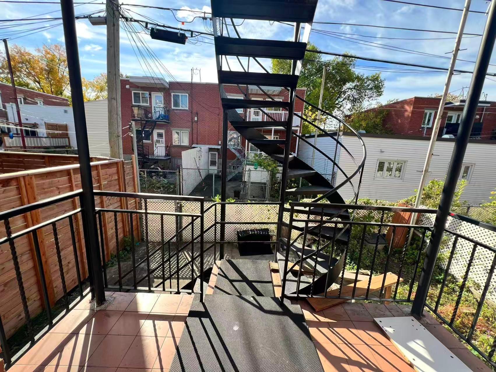 









6617


Rue Mazarin

,
Montréal (Le Sud-Ouest),




QC
H4E2X6

