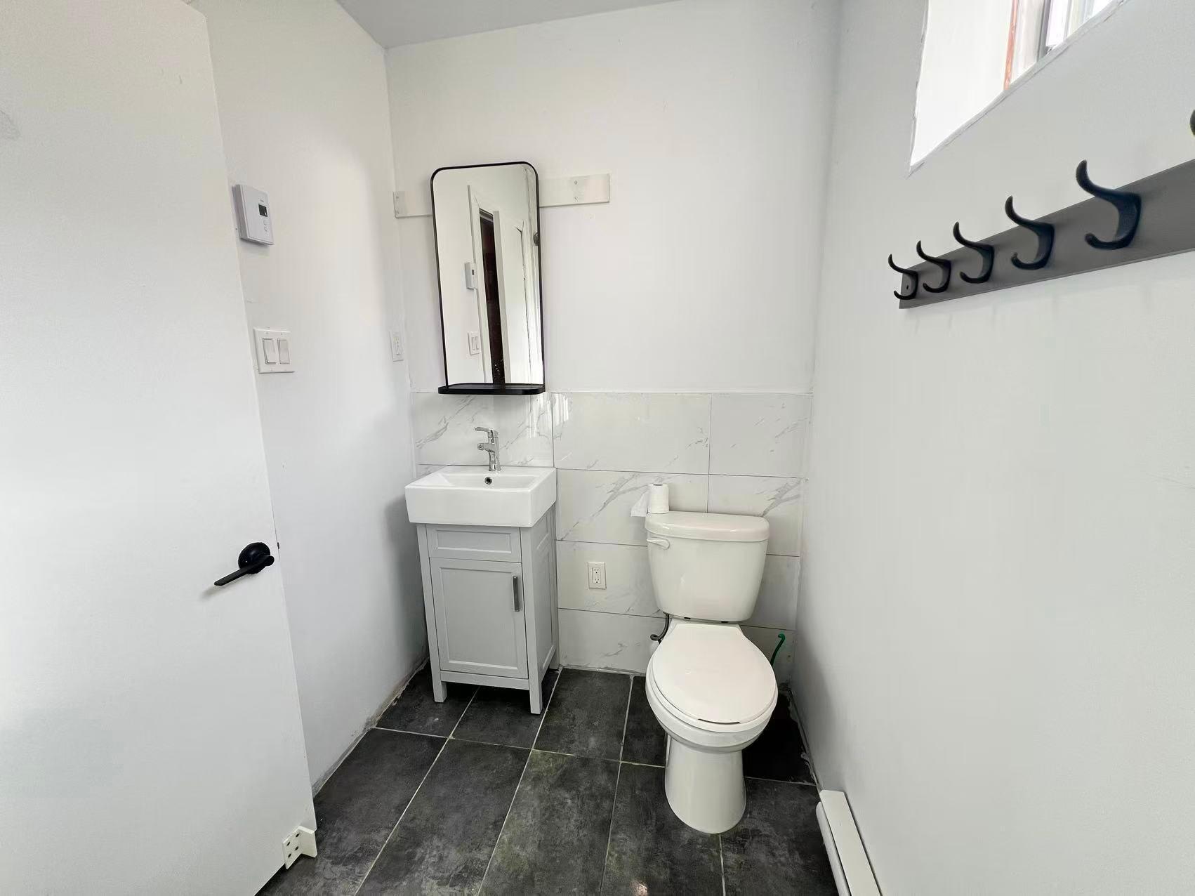 









6617


Rue Mazarin

,
Montréal (Le Sud-Ouest),




QC
H4E2X6

