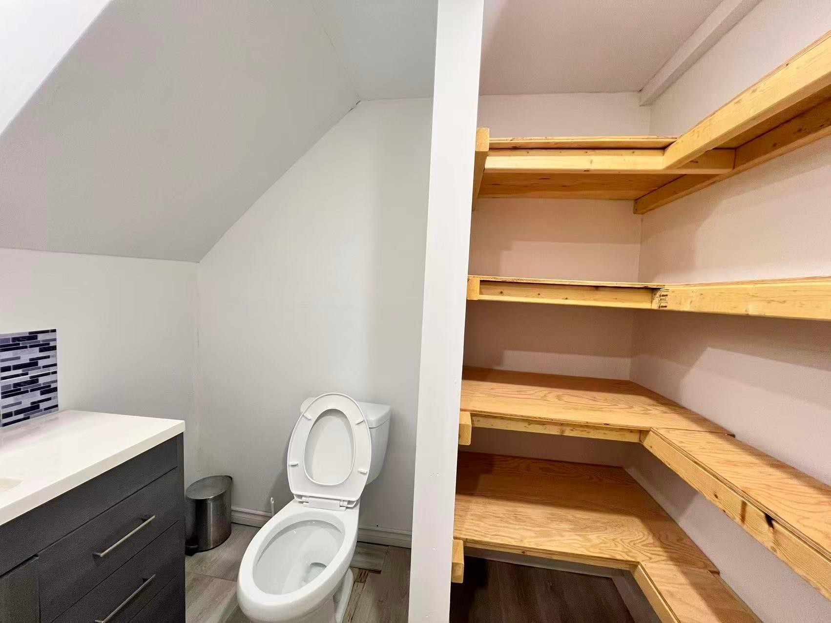 









6617


Rue Mazarin

,
Montréal (Le Sud-Ouest),




QC
H4E2X6

