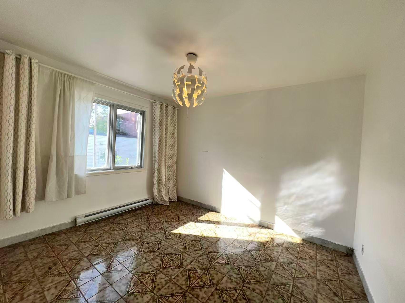 









6617


Rue Mazarin

,
Montréal (Le Sud-Ouest),




QC
H4E2X6

