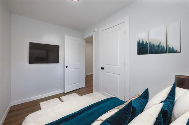 









395


St Johns

AVE,
Winnipeg,




MB
R2W 1H5

