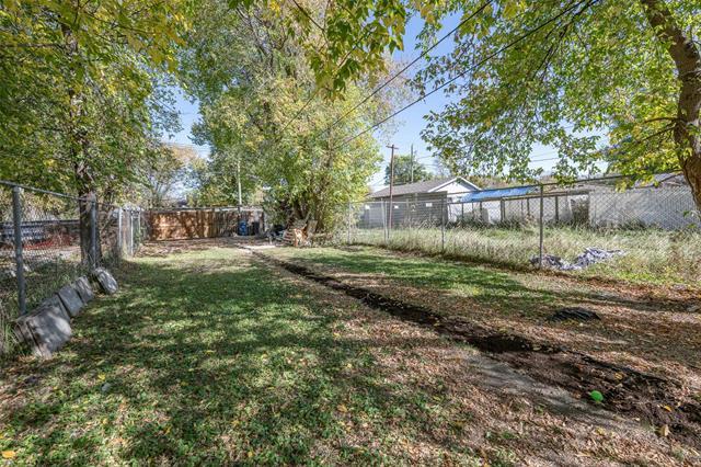 









395


St Johns

AVE,
Winnipeg,




MB
R2W 1H5

