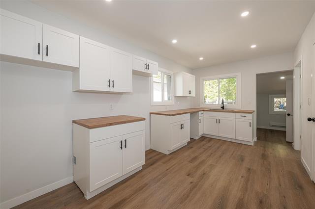 









395


St Johns

AVE,
Winnipeg,




MB
R2W 1H5

