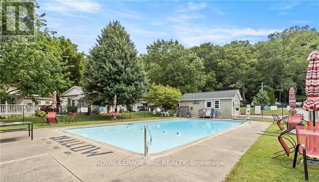 












423 - 23 FOUR MILE CREEK ROAD

,
Niagara-on-the-Lake (St. Davids),




Ontario
L0S1J1

