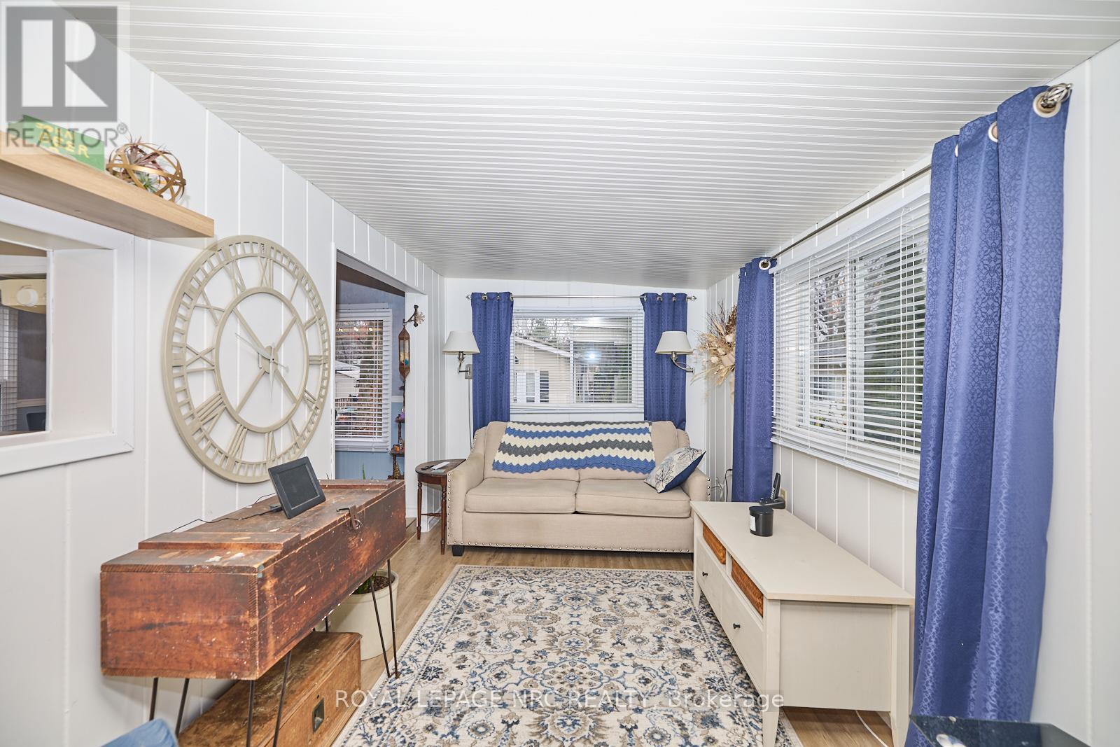 












423 - 23 FOUR MILE CREEK ROAD

,
Niagara-on-the-Lake (St. Davids),




Ontario
L0S1J1

