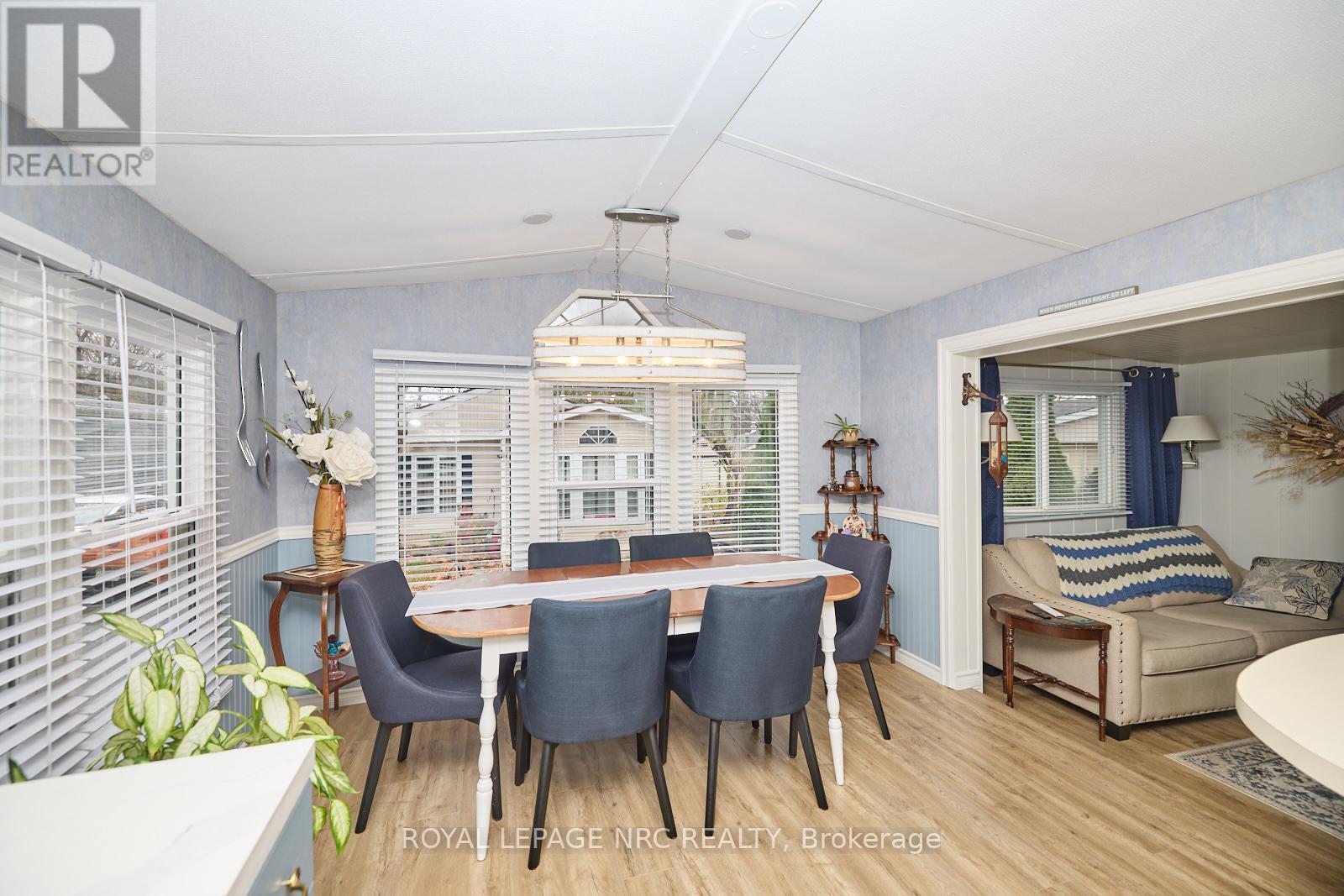 












423 - 23 FOUR MILE CREEK ROAD

,
Niagara-on-the-Lake (St. Davids),




Ontario
L0S1J1

