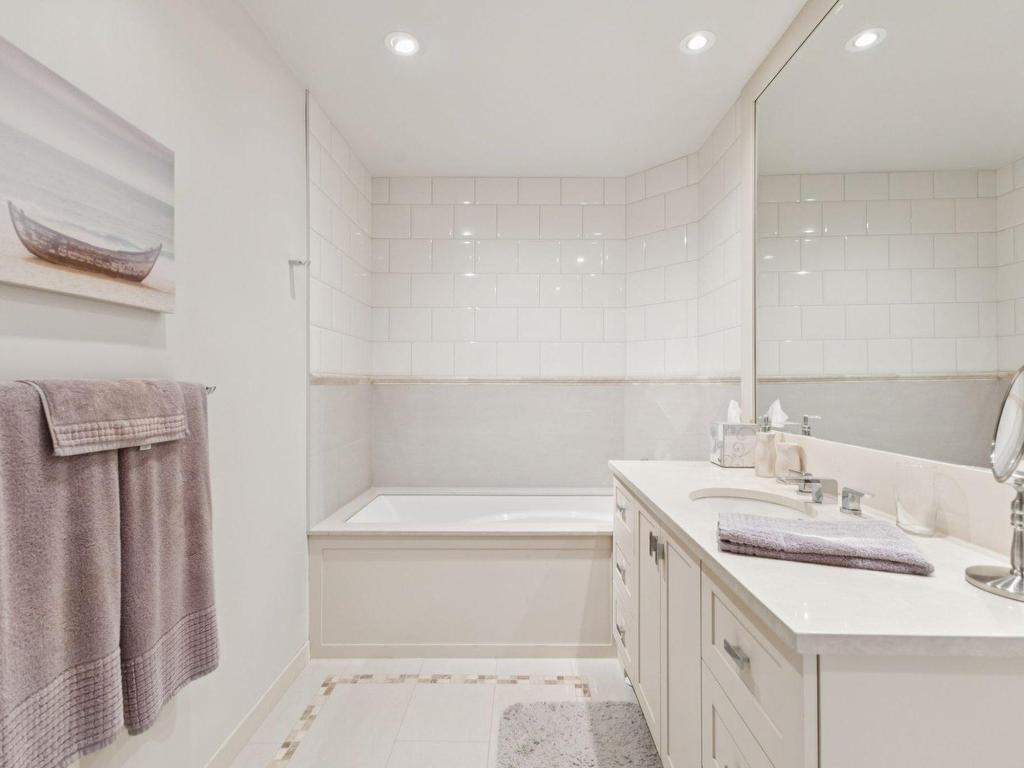 









116


Rue Pinoteau

, 4621,
Mont-Tremblant,




QC
J8E1G2

