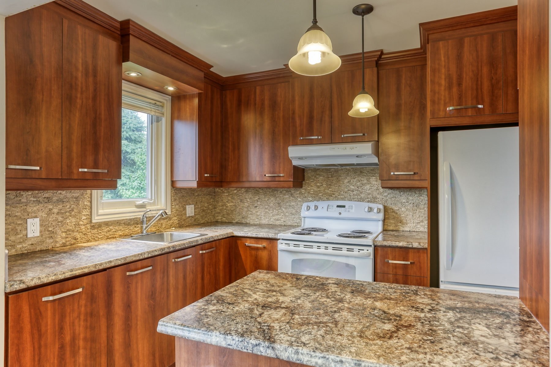 









5300


Rue de Champagne

,
Trois-Rivières,




QC
G8Y3R9

