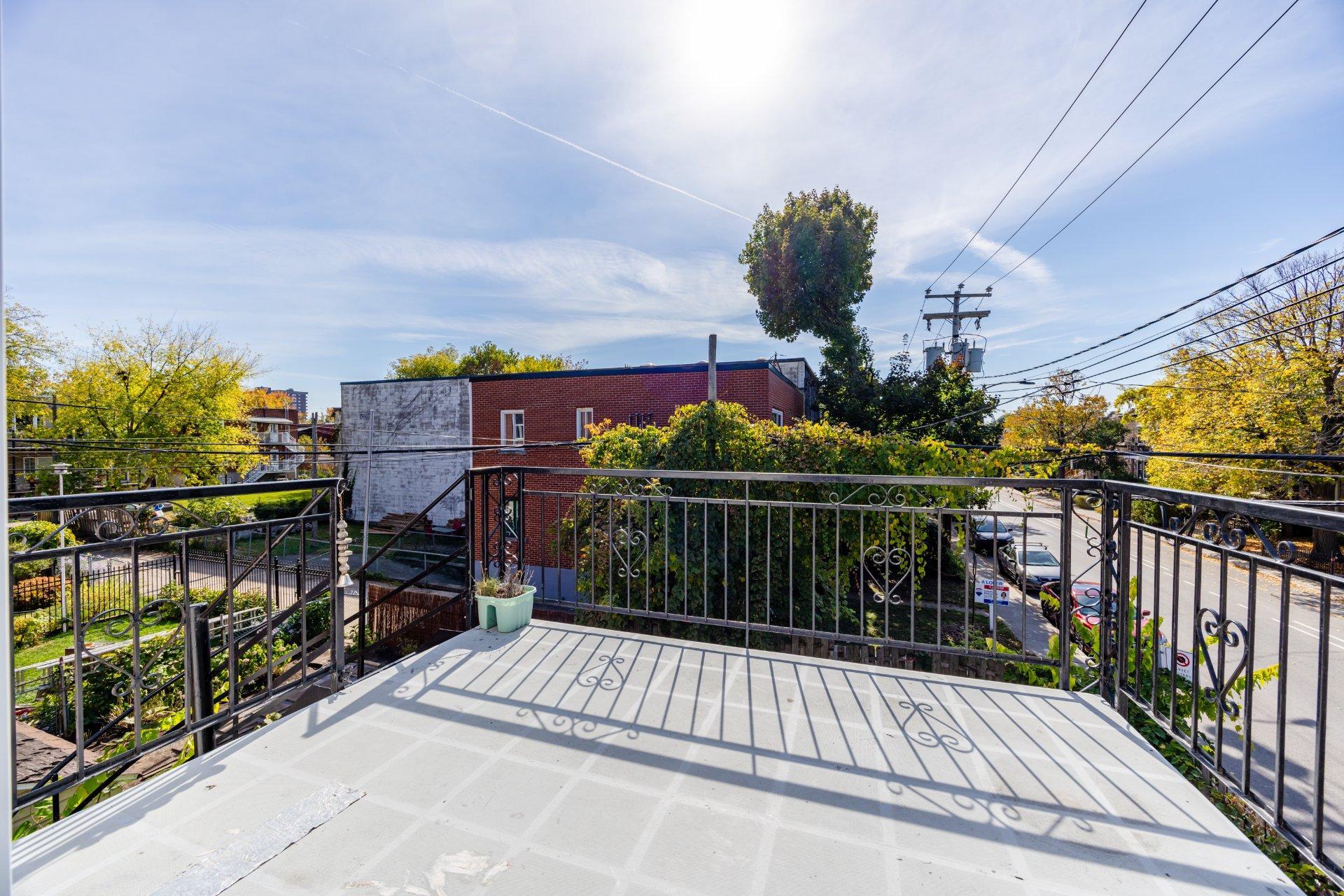 









5350

 - 5352


Av. Bourret

,
Montréal (Côte-des-Neiges/Notre-Dame-de-Grâce),




QC
H3X1J2


