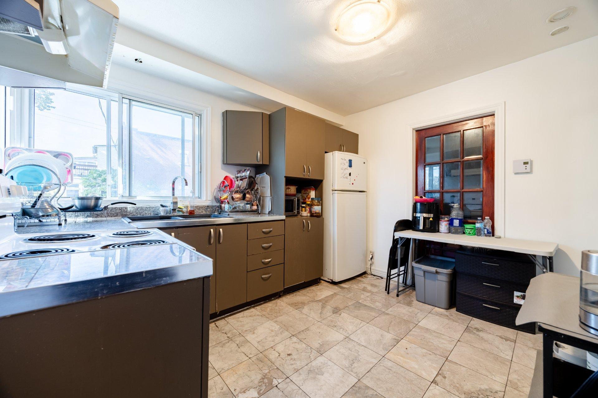 









5350

 - 5352


Av. Bourret

,
Montréal (Côte-des-Neiges/Notre-Dame-de-Grâce),




QC
H3X1J2

