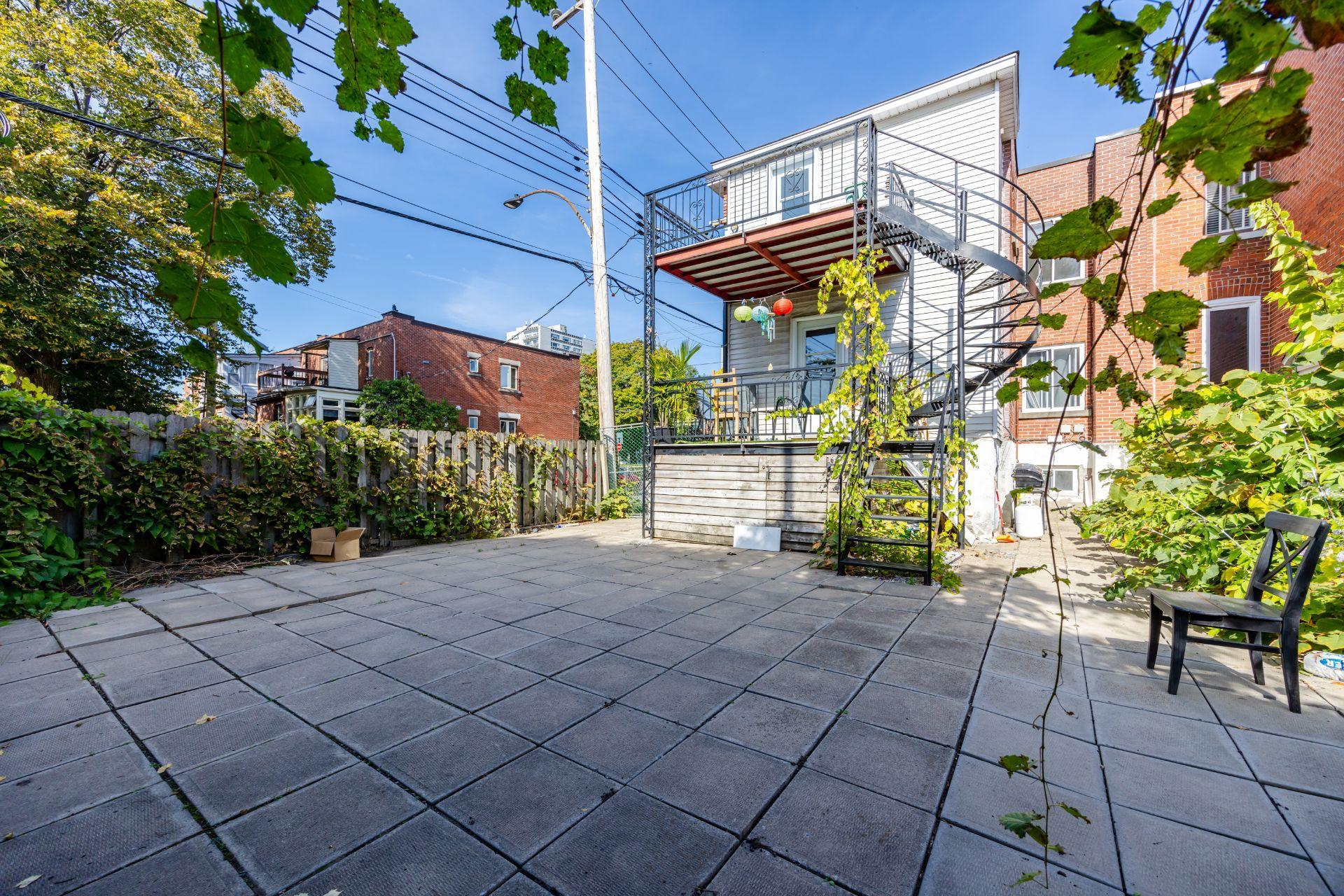 









5350

 - 5352


Av. Bourret

,
Montréal (Côte-des-Neiges/Notre-Dame-de-Grâce),




QC
H3X1J2

