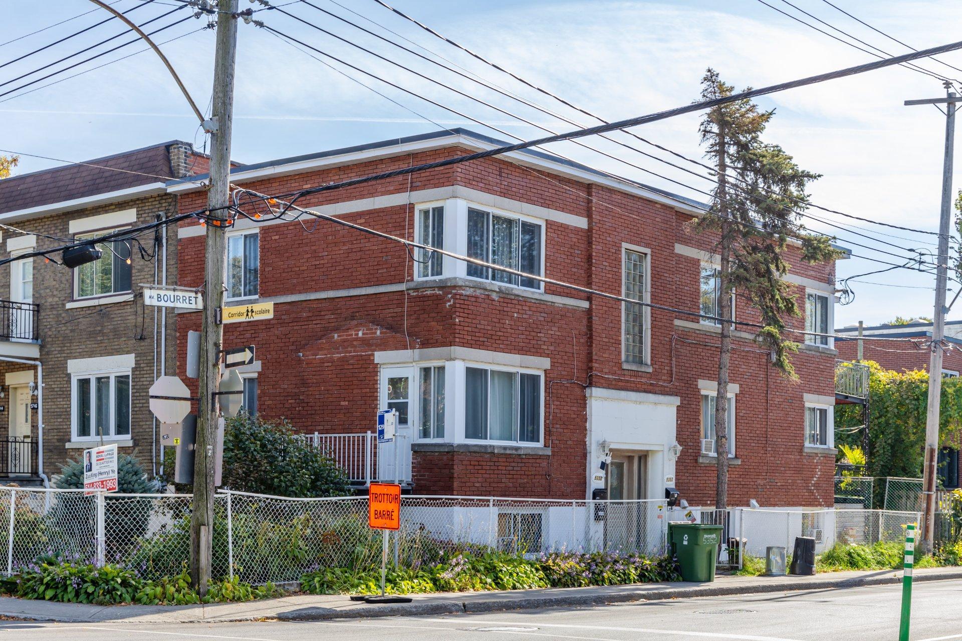 









5350

 - 5352


Av. Bourret

,
Montréal (Côte-des-Neiges/Notre-Dame-de-Grâce),




QC
H3X1J2

