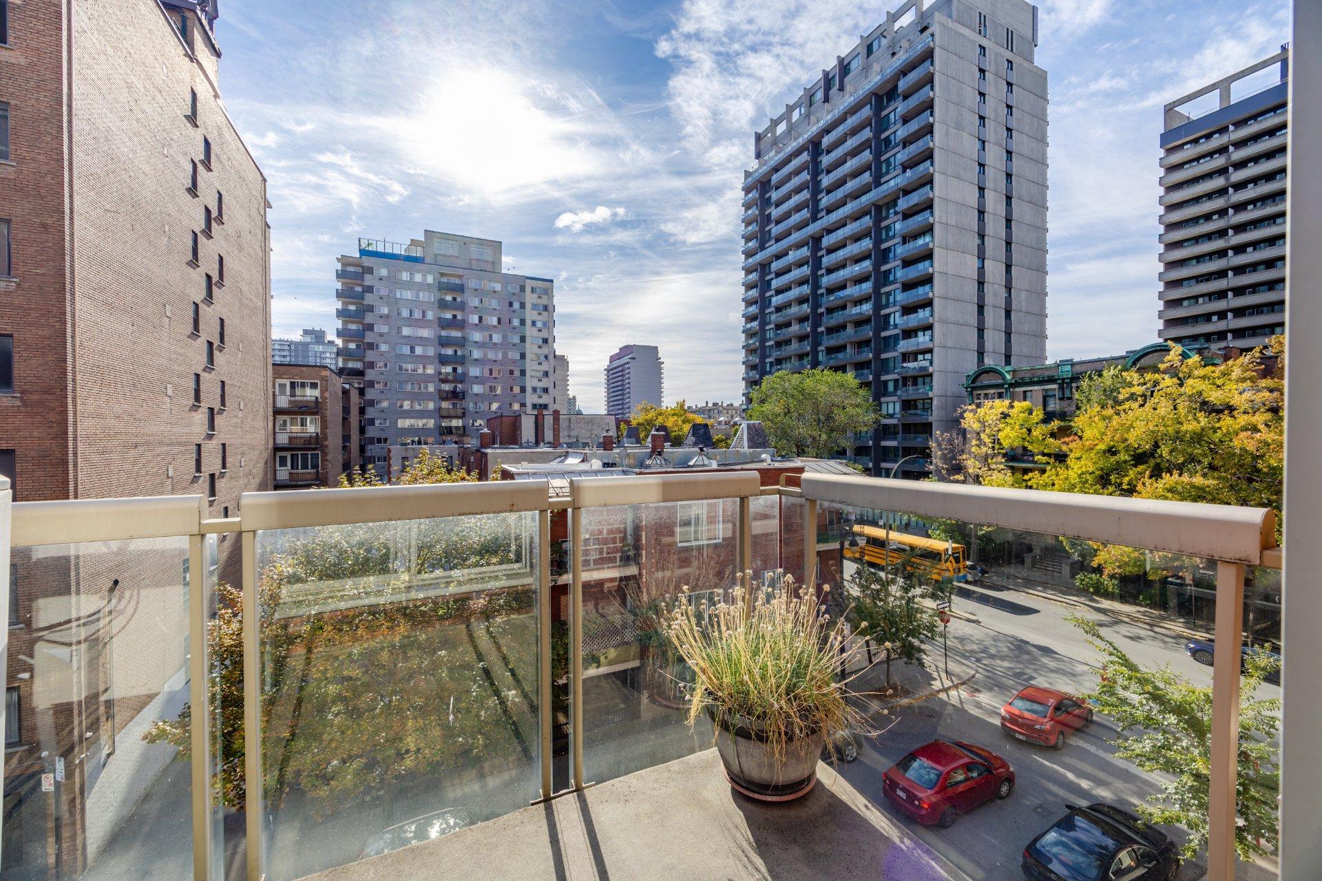 









1455


Rue Towers

, 406,
Montréal (Ville-Marie),




QC
H3H2E2

