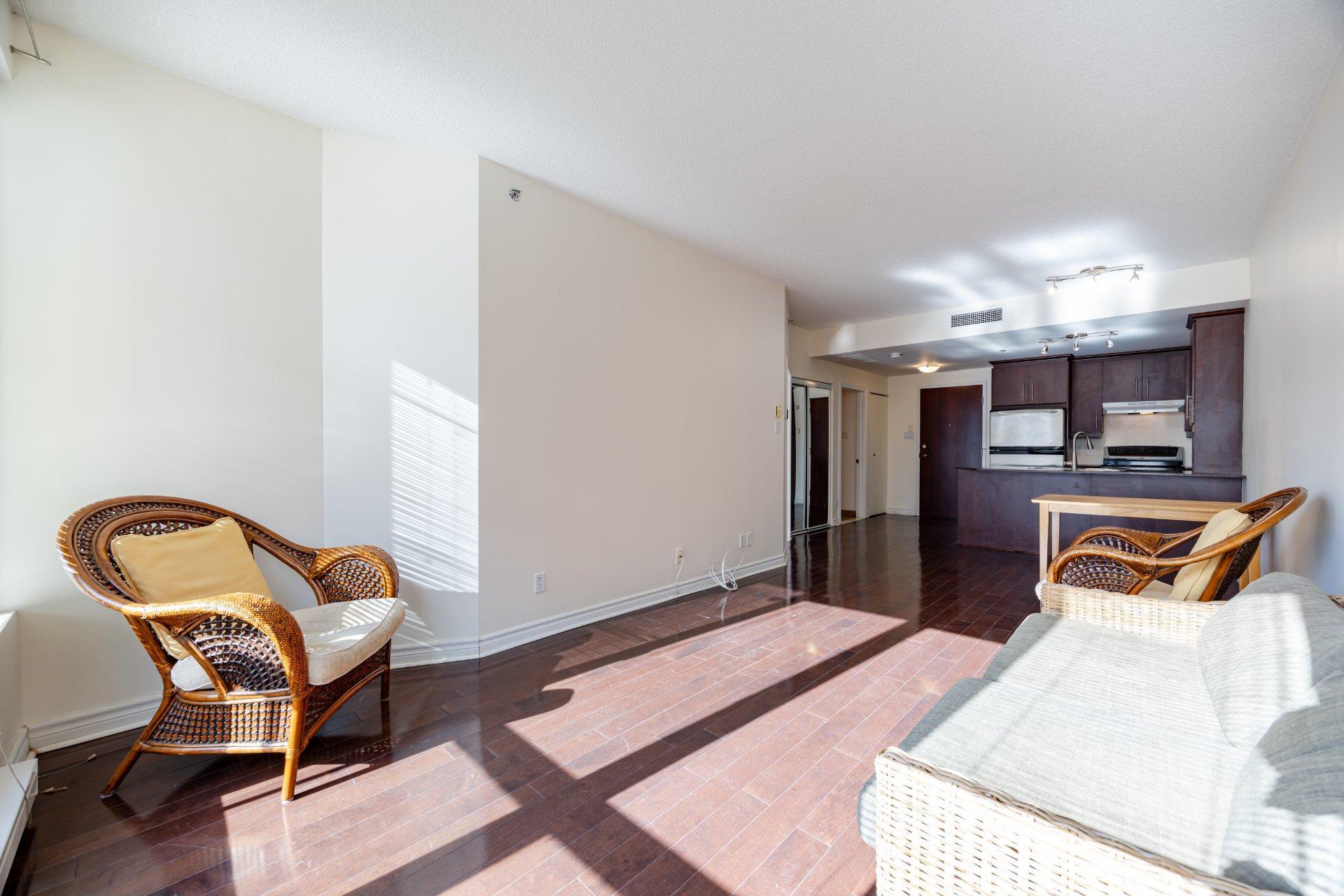 









1455


Rue Towers

, 406,
Montréal (Ville-Marie),




QC
H3H2E2

