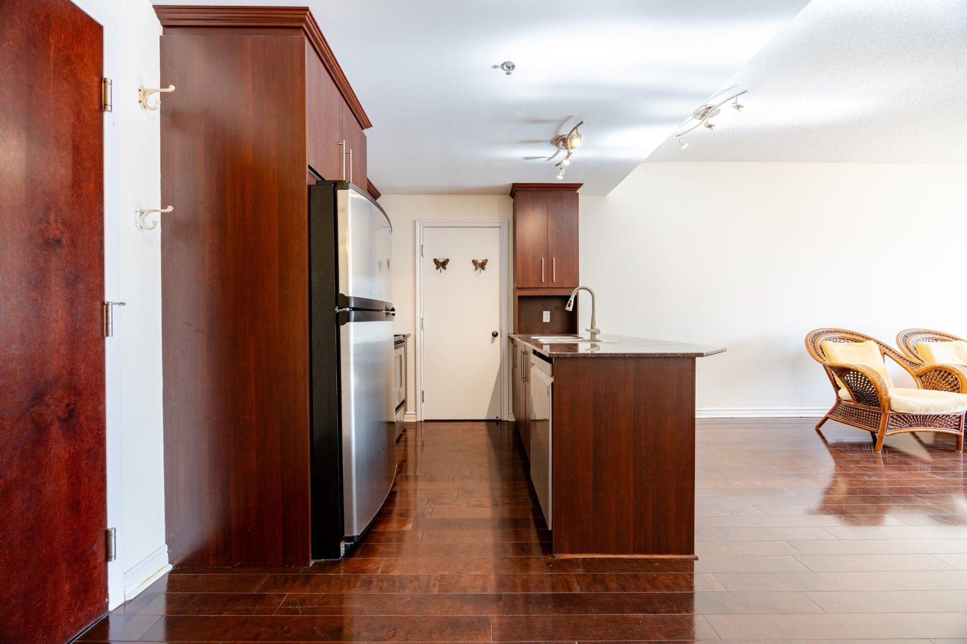 









1455


Rue Towers

, 406,
Montréal (Ville-Marie),




QC
H3H2E2

