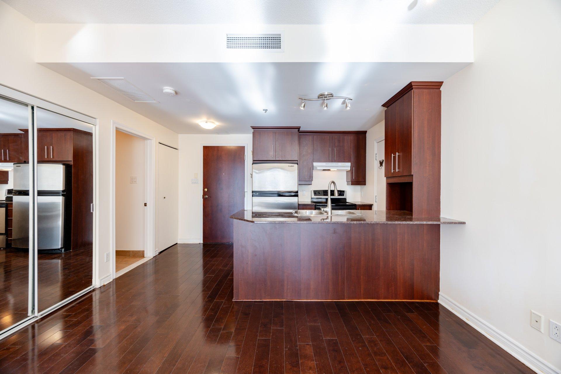 









1455


Rue Towers

, 406,
Montréal (Ville-Marie),




QC
H3H2E2

