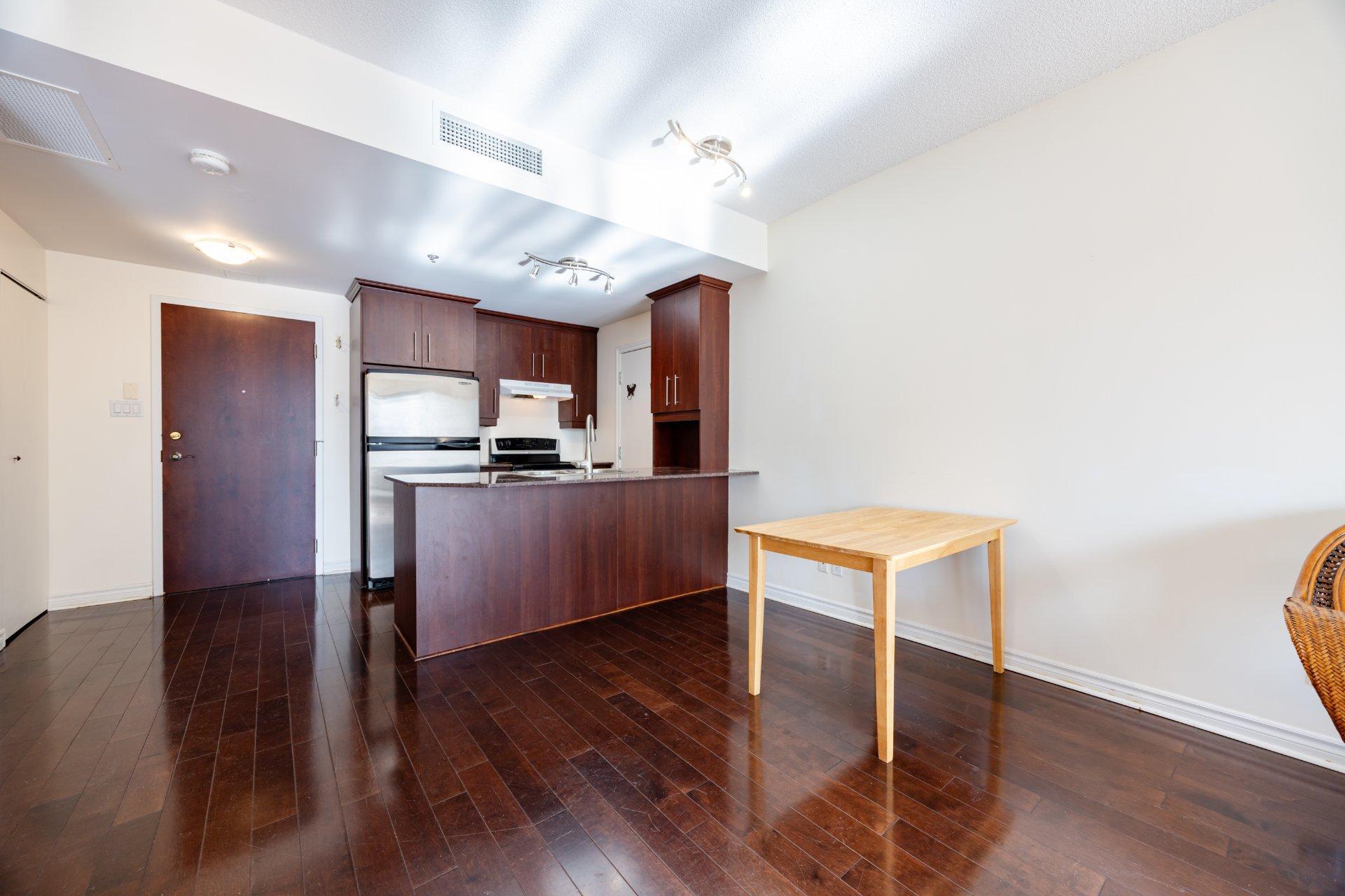 









1455


Rue Towers

, 406,
Montréal (Ville-Marie),




QC
H3H2E2

