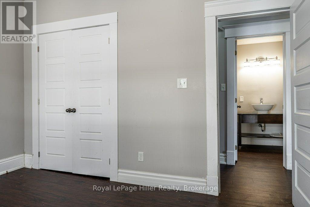 












112 HURON STREET

,
Stratford,




Ontario
N5A5S6

