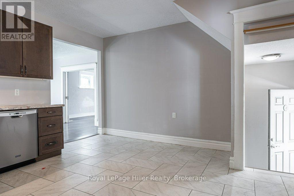 












112 HURON STREET

,
Stratford,




Ontario
N5A5S6

