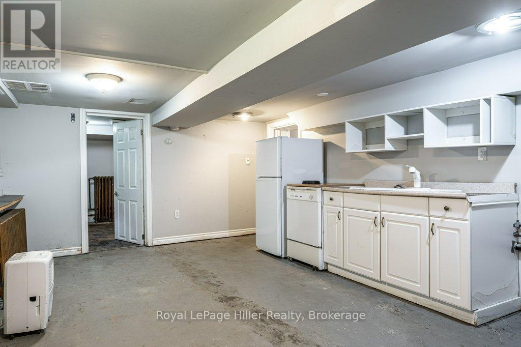 












112 HURON STREET

,
Stratford,




Ontario
N5A5S6

