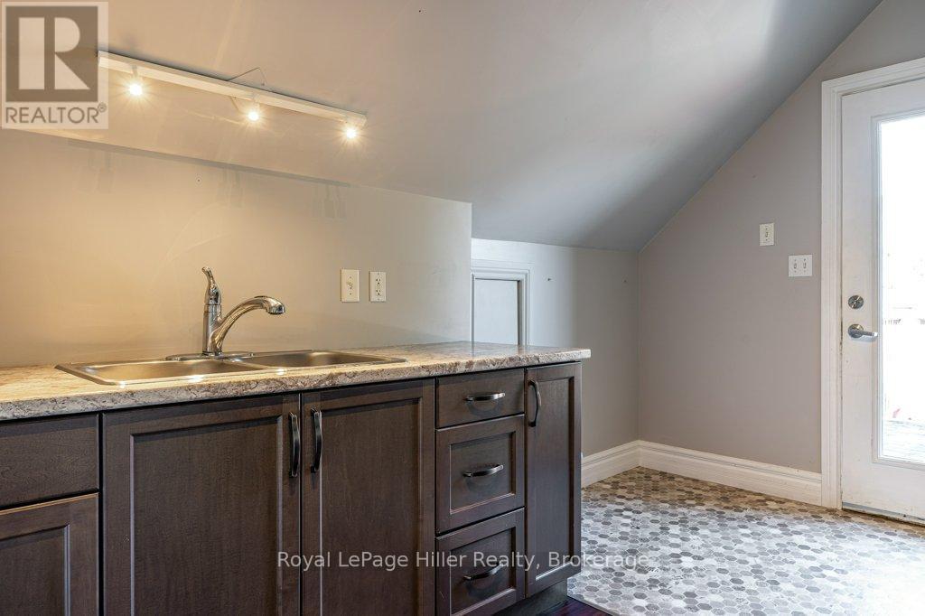 












112 HURON STREET

,
Stratford,




Ontario
N5A5S6

