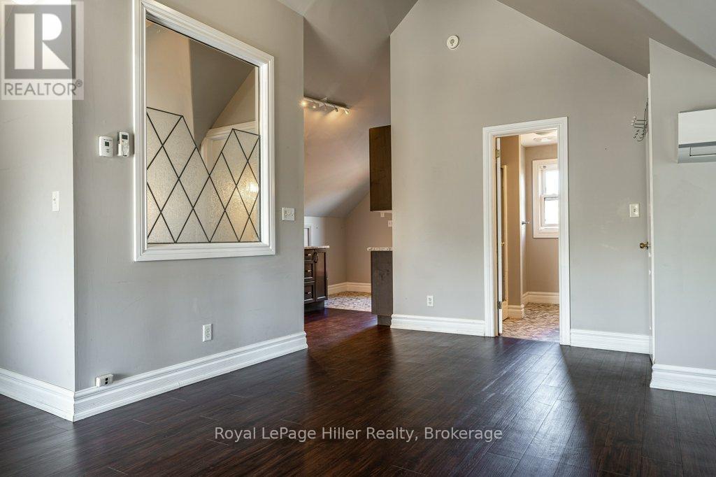 












112 HURON STREET

,
Stratford,




Ontario
N5A5S6

