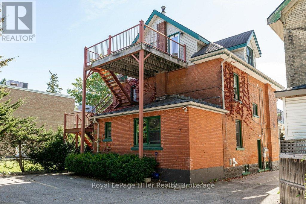 












112 HURON STREET

,
Stratford,




Ontario
N5A5S6

