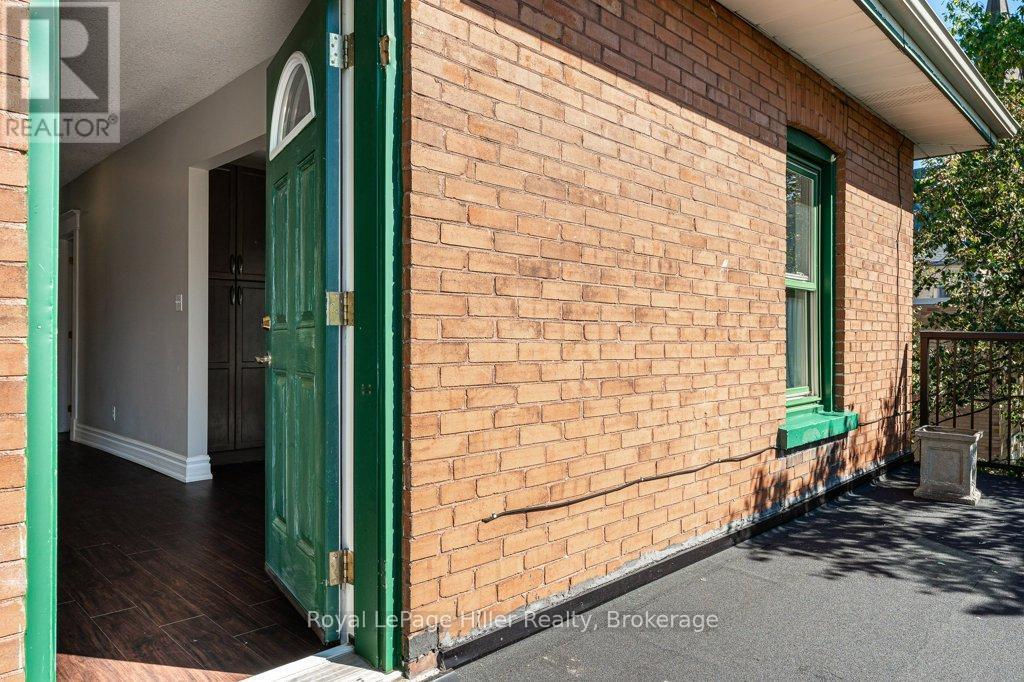 












112 HURON STREET

,
Stratford,




Ontario
N5A5S6

