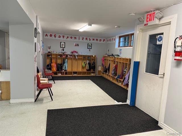 









179Z


Boul. Riel

,
Gatineau (Hull),




QC
J8Y5Y7

