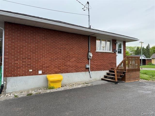









179Z


Boul. Riel

,
Gatineau (Hull),




QC
J8Y5Y7

