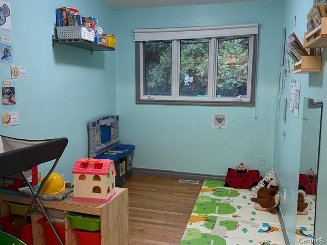 









179Z


Boul. Riel

,
Gatineau (Hull),




QC
J8Y5Y7

