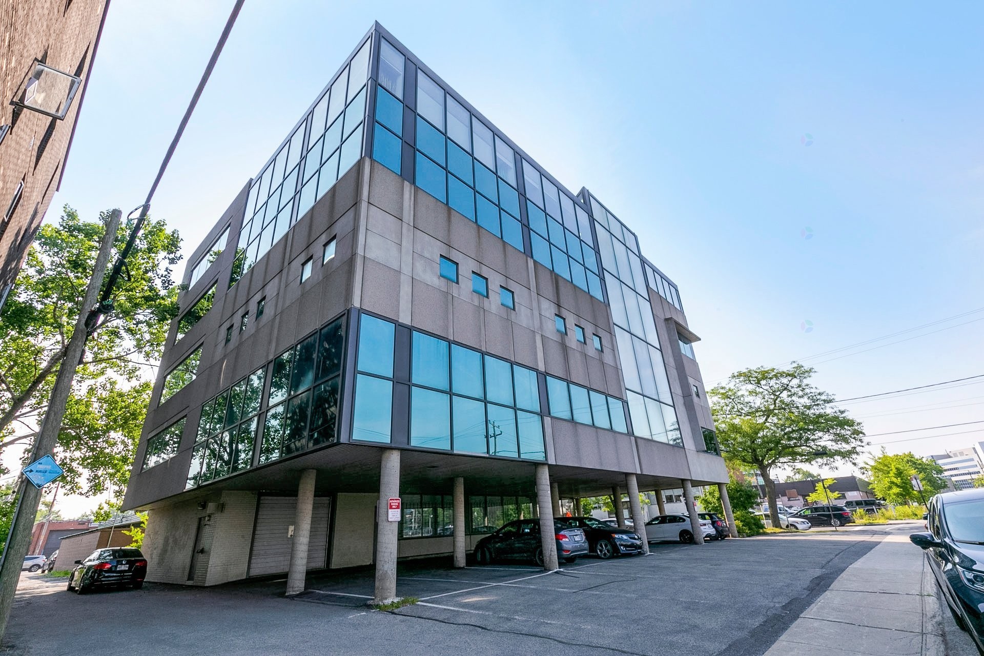 









5075


Rue De Sorel

,
Montréal (Côte-des-Neiges/Notre-Dame-de-Grâce),




QC
H4P1G6

