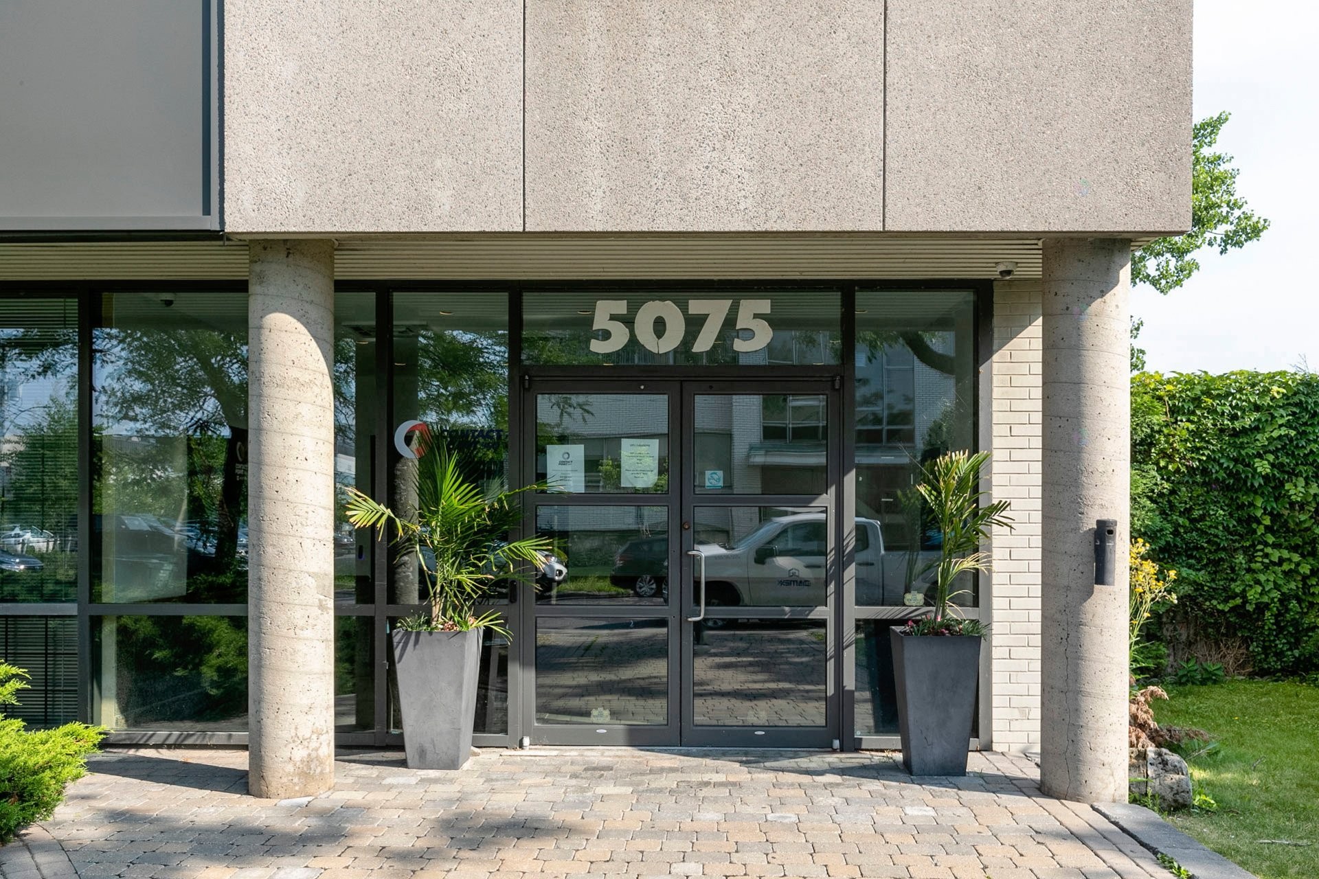









5075


Rue De Sorel

,
Montréal (Côte-des-Neiges/Notre-Dame-de-Grâce),




QC
H4P1G6

