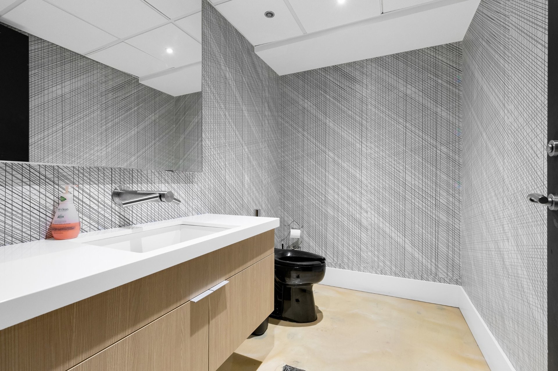 









5075


Rue De Sorel

,
Montréal (Côte-des-Neiges/Notre-Dame-de-Grâce),




QC
H4P1G6

